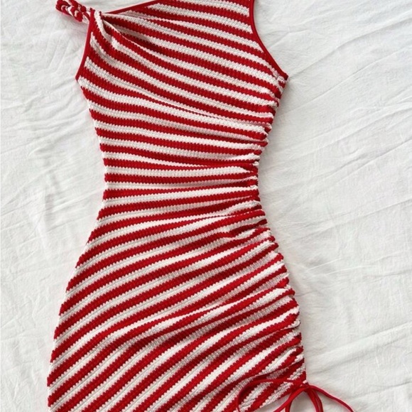 Dress - Picture 2 of 6